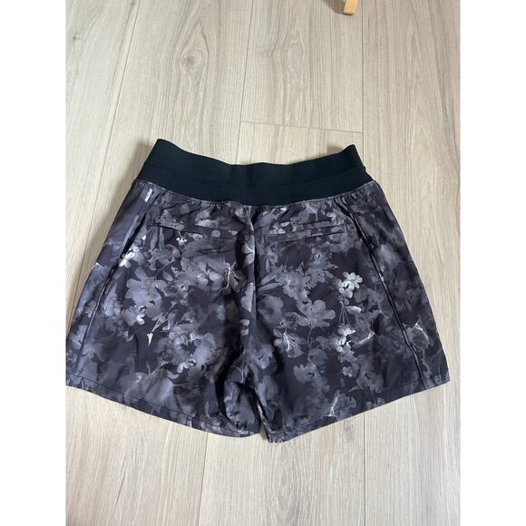 Athleta Brooklyn Lumen Floral Black Printed Shorts - Size 2 - Picture 7 of 10